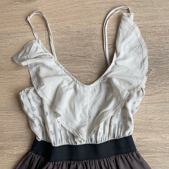 Gentle Fawn Ruffle Dress with Pattern - Picture 4 of 12